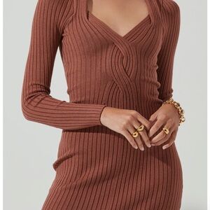 ASTR Long Sleeve Ribbed Sweater Dress in Brown, stretchy fits size 10-14 L/XL